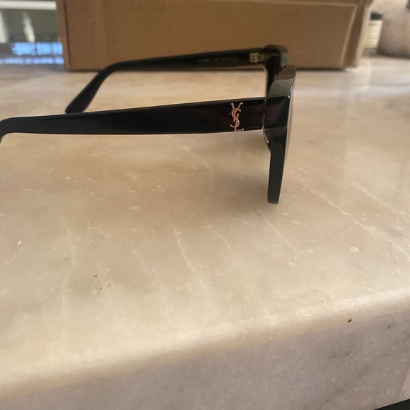 YSL Sunglasses - Picture 4 of 6